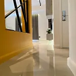Alpha Apartment *